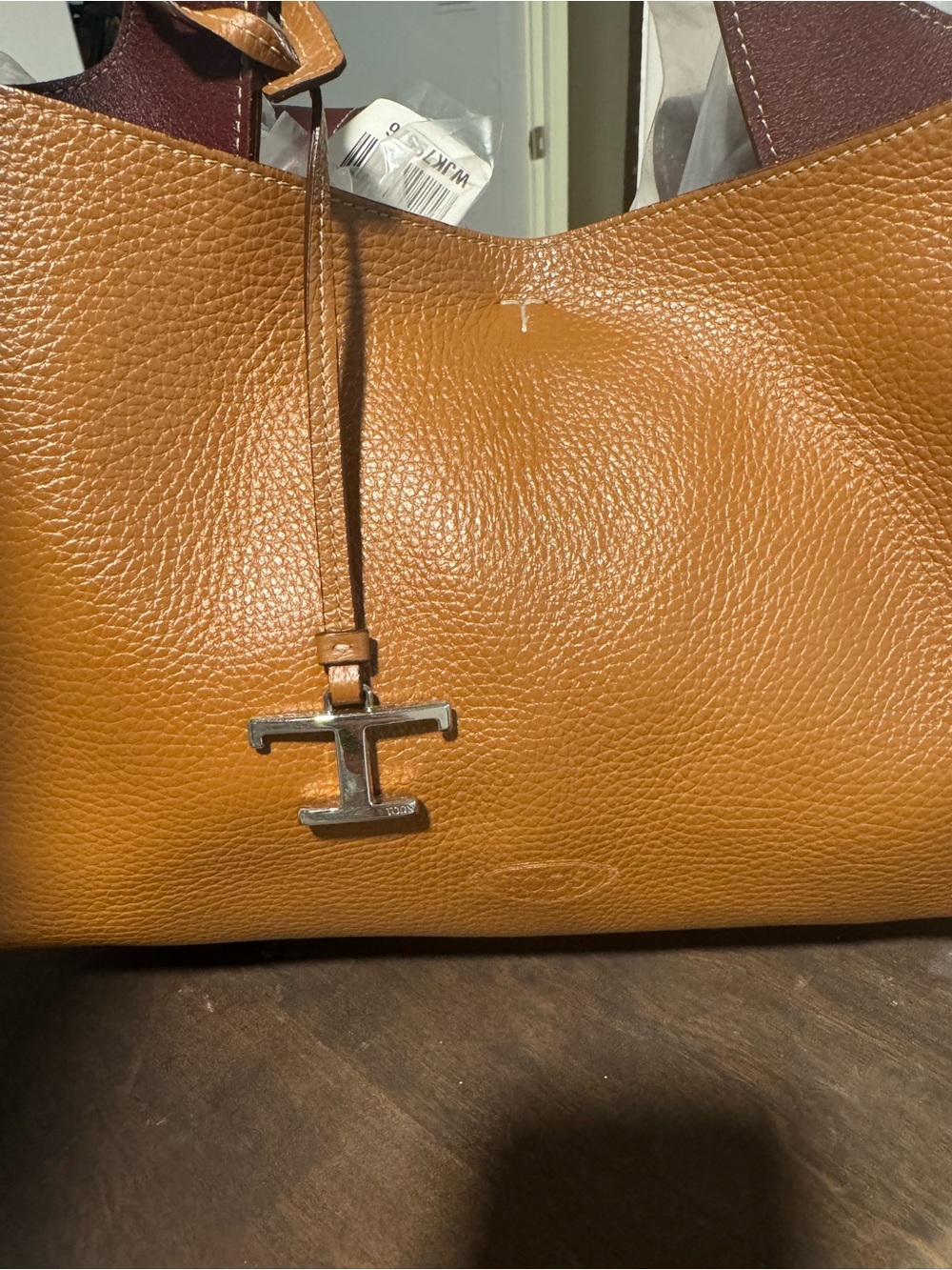 Tod’s Apa Medium Tote - Picture 2 of 8